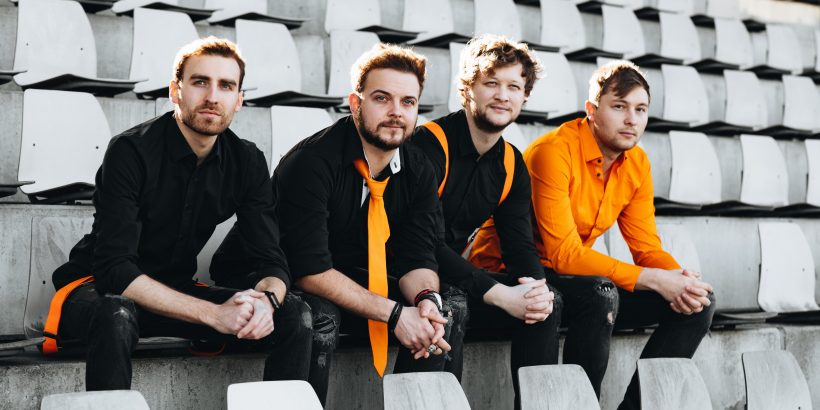 Das Album "Orange" ist das zweite Studioalbum der Band Flying Penguin