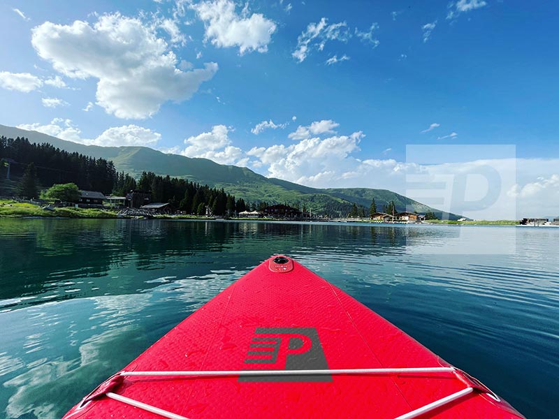 SUP fahren auf einem See