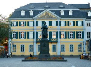 Beethoven-Denkmal vor dem Bonner Postamt