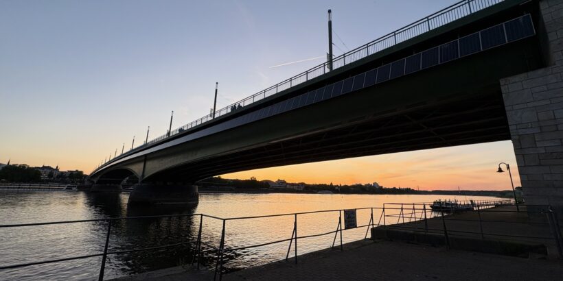 Kennedybrücke Bonn am Abend