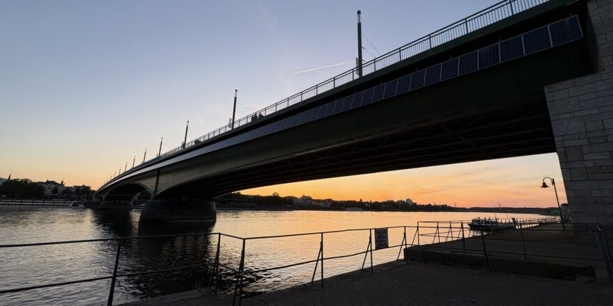 Kennedybrücke Bonn am Abend